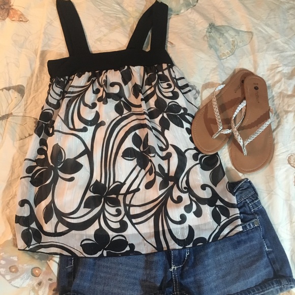 Fun and Sexy Daytrip Top - Picture 5 of 5